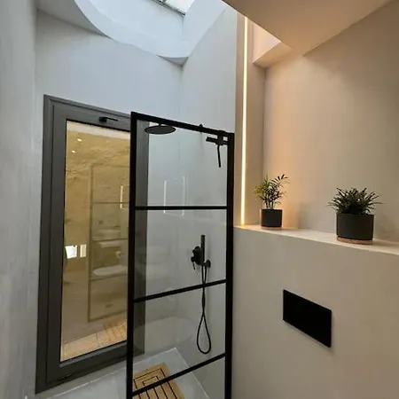 Venetian Gate- New, Elegant In Center Апартаменты *