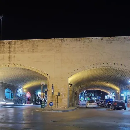 Venetian Gate- New, Elegant In Center Апартаменты *